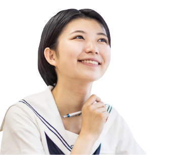 自分のやりたいことを笑顔で考えている女子学生