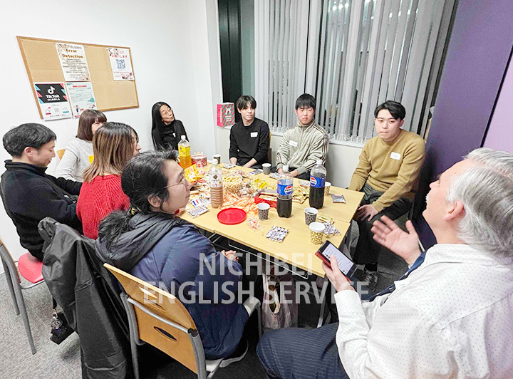 マイケル先生、自分の曲について熱弁中