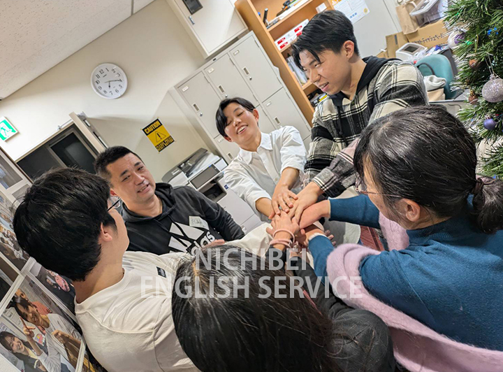 2024年クリスマス会の様子。A.P.T.ゲームで大盛り上がりしました
