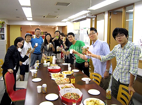 サマーパーティの様子。楽しく息抜きして暑い夏を吹き飛ばしてくださいね！